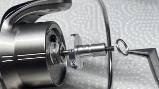 調整シムをセット