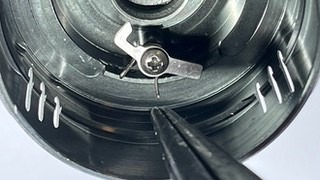 バネ先端を曲げる